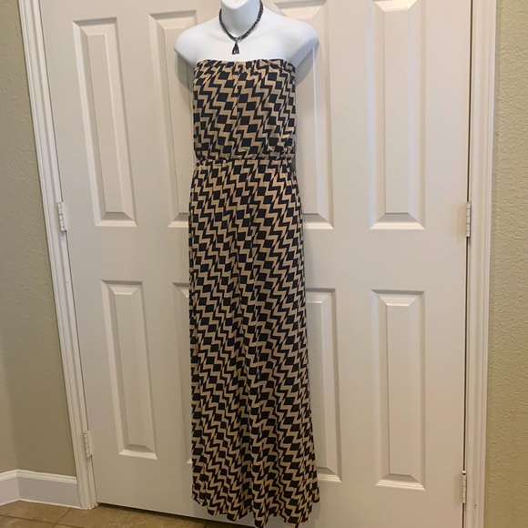 Trixxi Dresses & Skirts - Maxi Strapless Tan/Black Dress